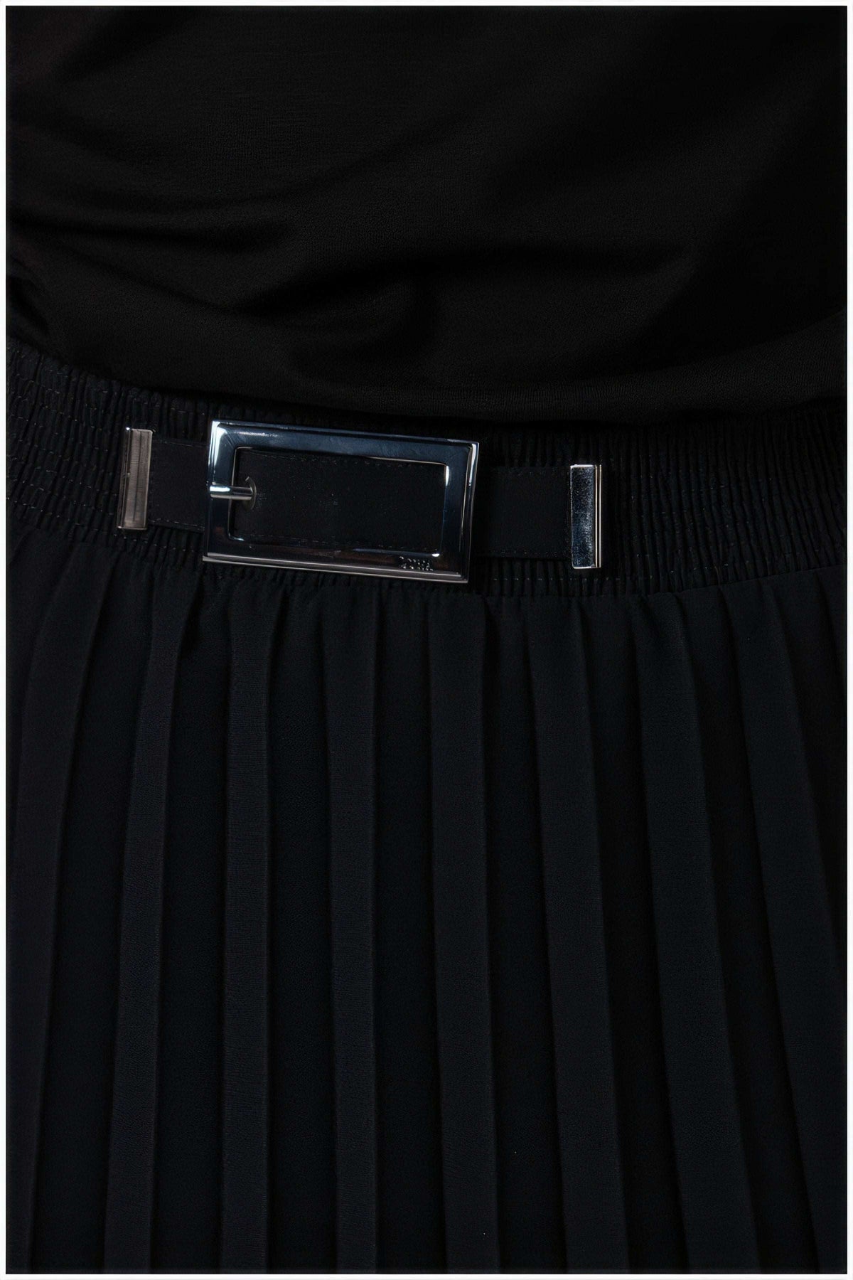 Black Pleated Skirt, Lola
