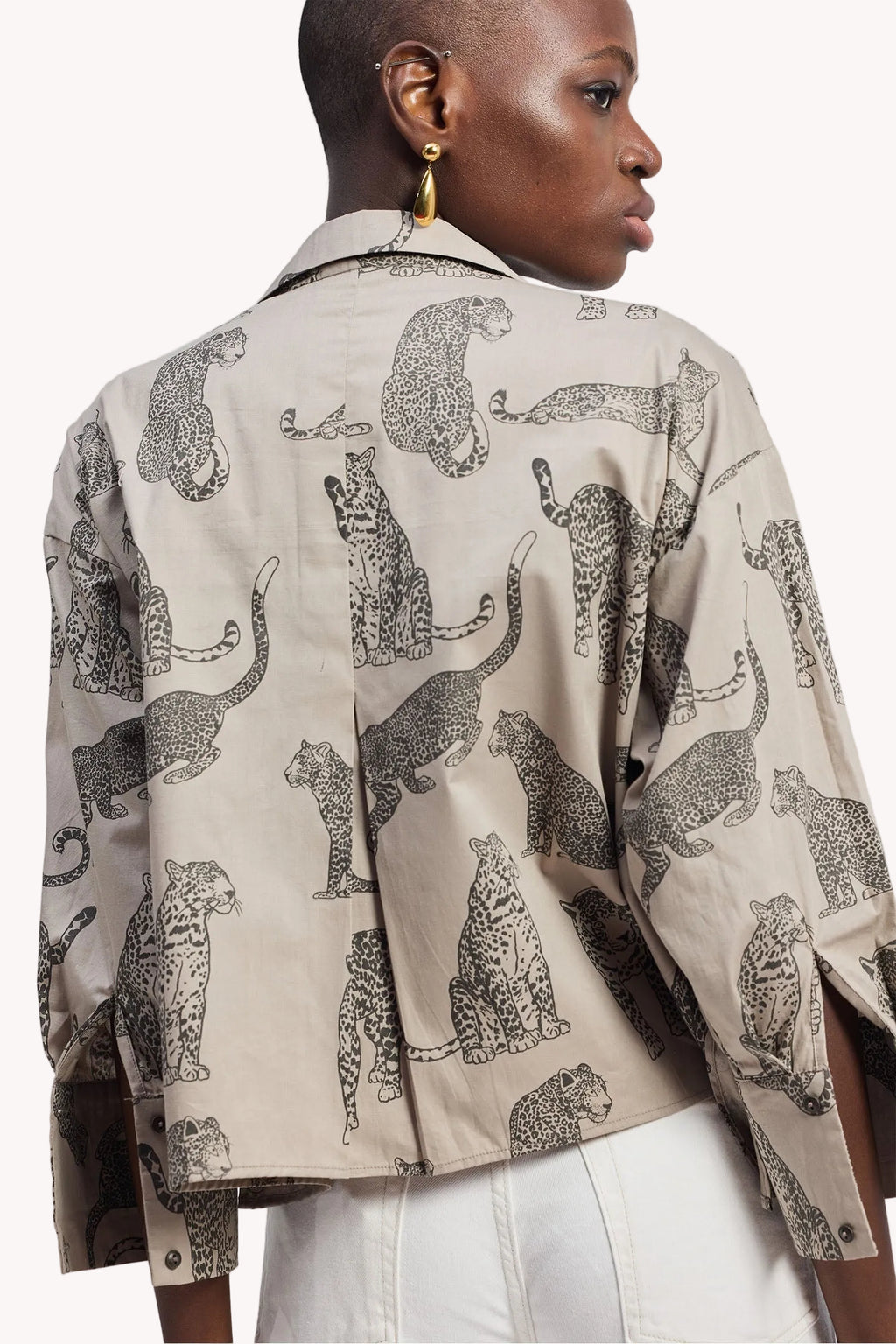 Oversized Cropped Front-buttoned Shirt In Animal Print