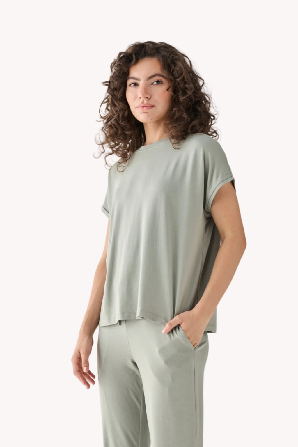 Relaxed Tee in Olive