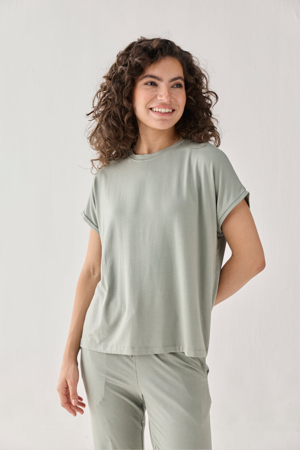 Relaxed Tee in Olive
