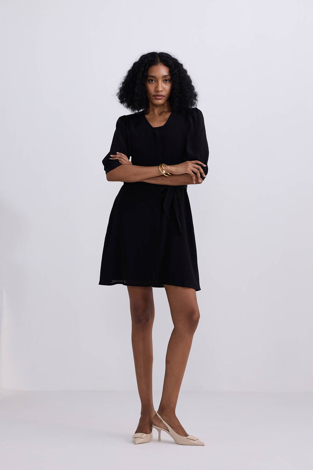 Short Dress with a Waist-tie in Black