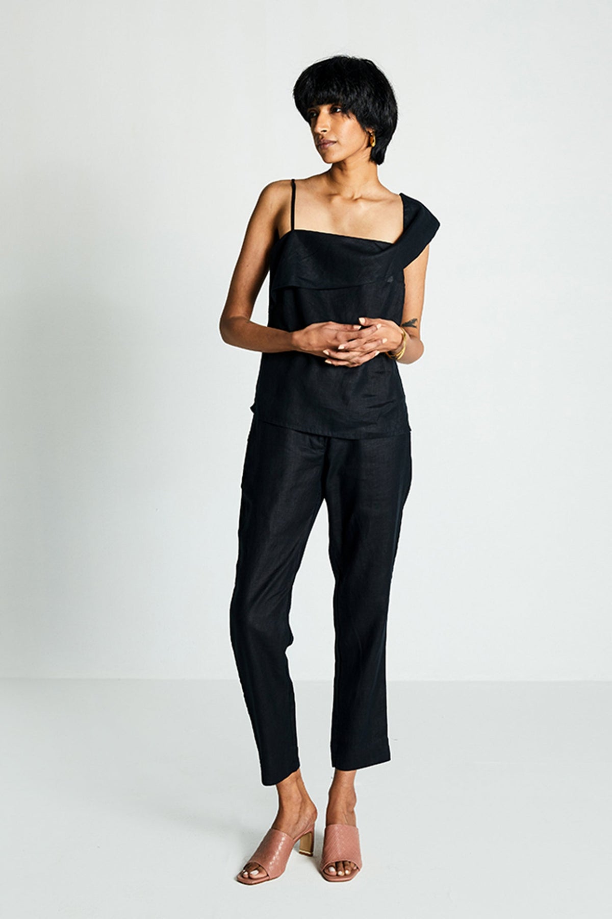 The Wandering Wave Top in Black
