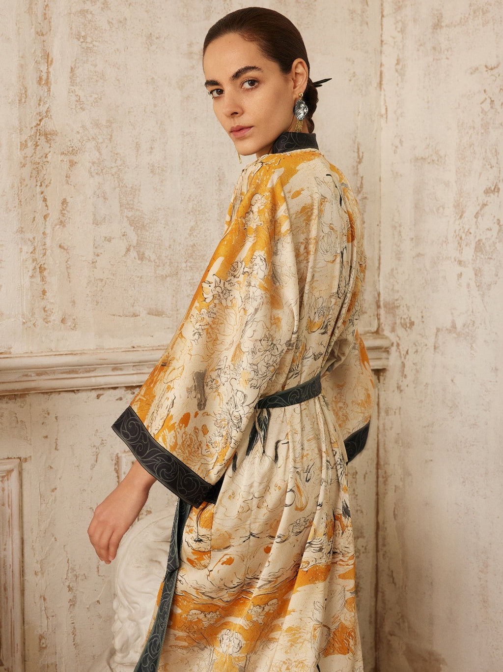 Elegant Yellow Crane & Lotus Kimono Robe with Pockets