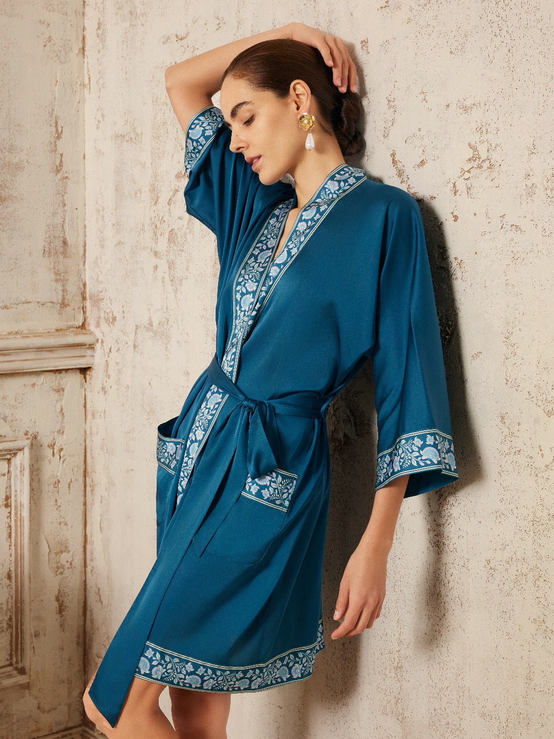 Dark Blue Embellished Flower Short Robe with Pockets
