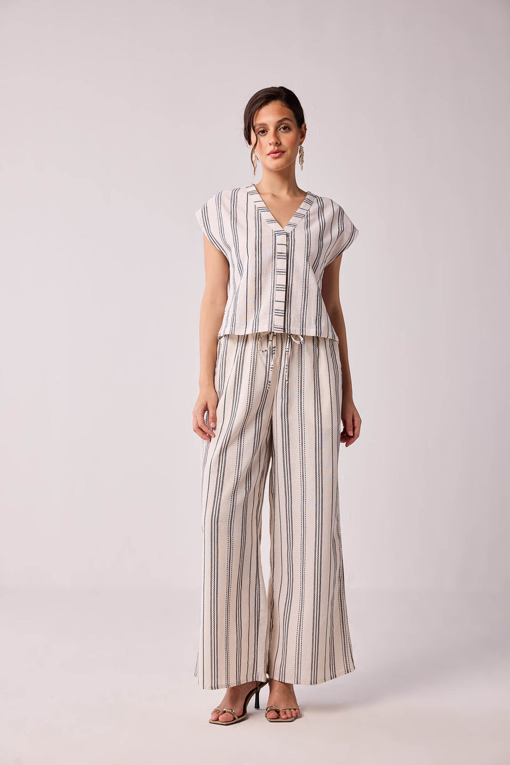 Wide-leg Drawstring Pants in Stripes