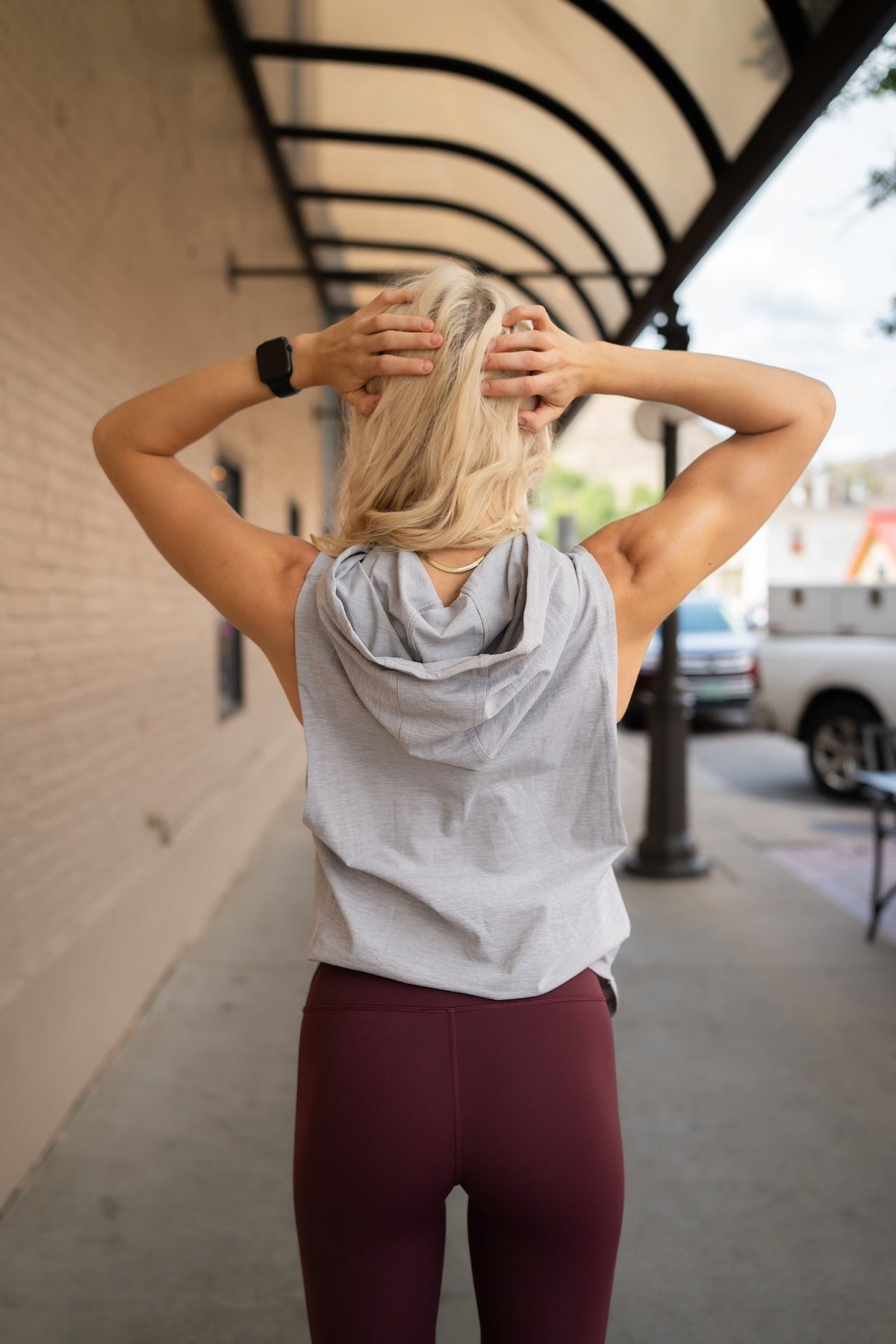 DETERMINED hooded sleeveless