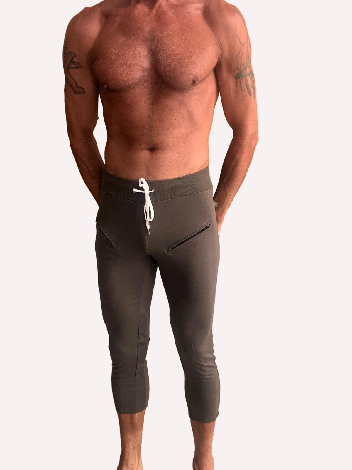 Mens 4/5 Zipper Pocket Capri Yoga Pants (ARMY Green)