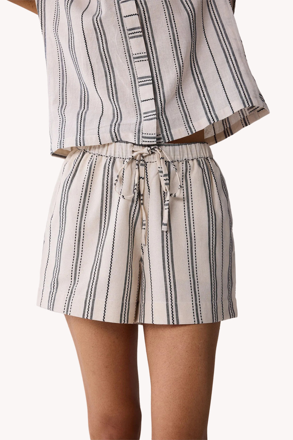 Regular Drawstring Shorts in Stripes
