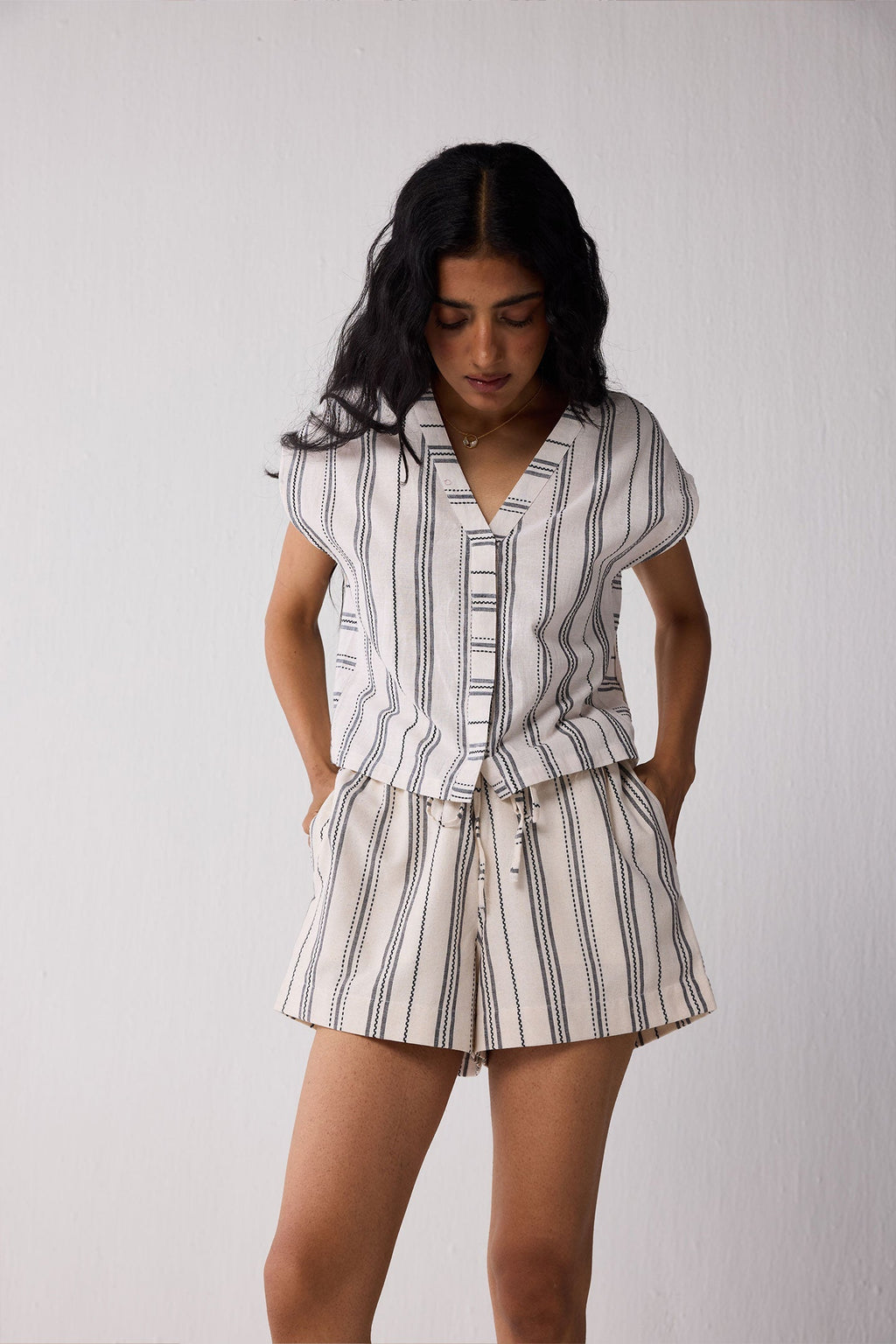 Regular Drawstring Shorts in Stripes